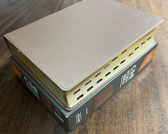 Personalized CSB Study Bible Thumb Indexed - Rose Gold LeatherTouch Cover - Custom Imprinted with name 9781087782584