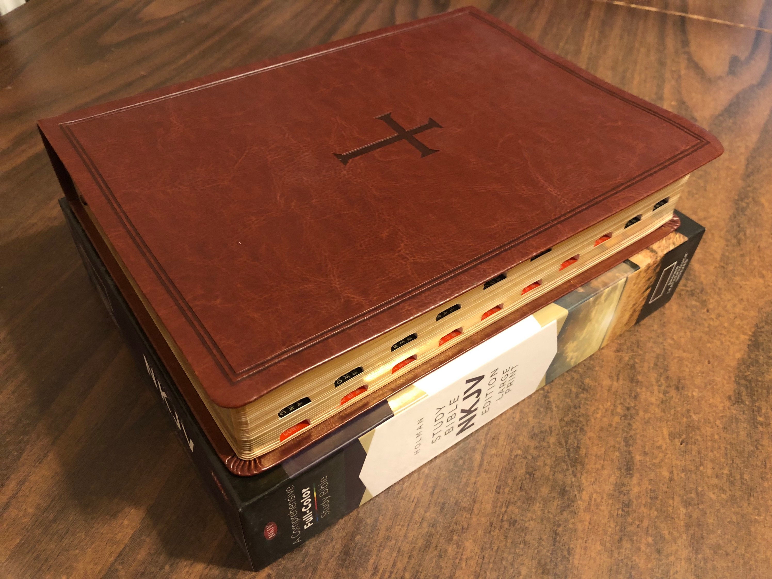 personalized-nkjv-large-print-study-bible-indexed-brown