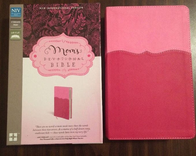 Personalized NIV Moms Devotional Bible - Pink / Pink Duotone ** Custom Imprinted