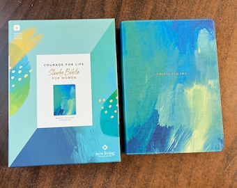 Personalized NLT Courage for Life Study Bible for Women - Brushed Aqua Blue LeatherLike - Custom Imprinted name engraved bible 9781496452856