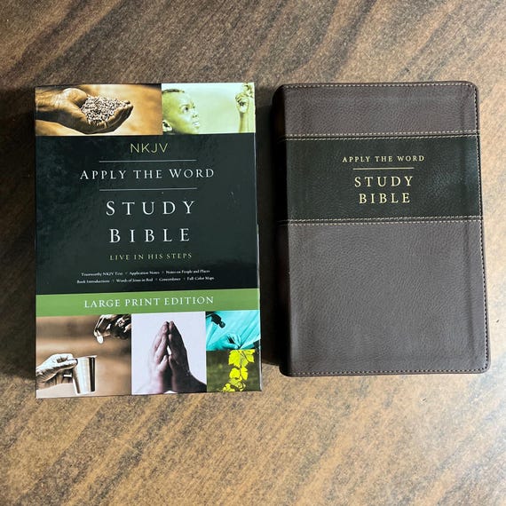 johnleeknb ページ Personalized NKJV Apply the Word Study Bible Large Print - Earth