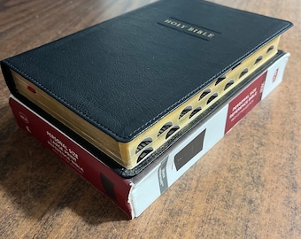 Personalized NKJV Personal Size Large Print Reference Bible Thumb Indexed - Black LeatherSoft - Custom Imprinted, ISBN 9781400335404