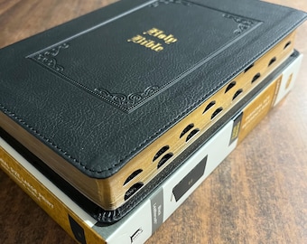 Personalized Bible KJV Large Print Personal Size Reference Bible Thumb Indexed - Black LeatherSoft Cover - Custom Imprinted 9780785294566
