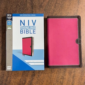 Personalized NIV Thinline Bible- Pink Duotone - Custom Imprinted with name engraved on cover 9780310448884