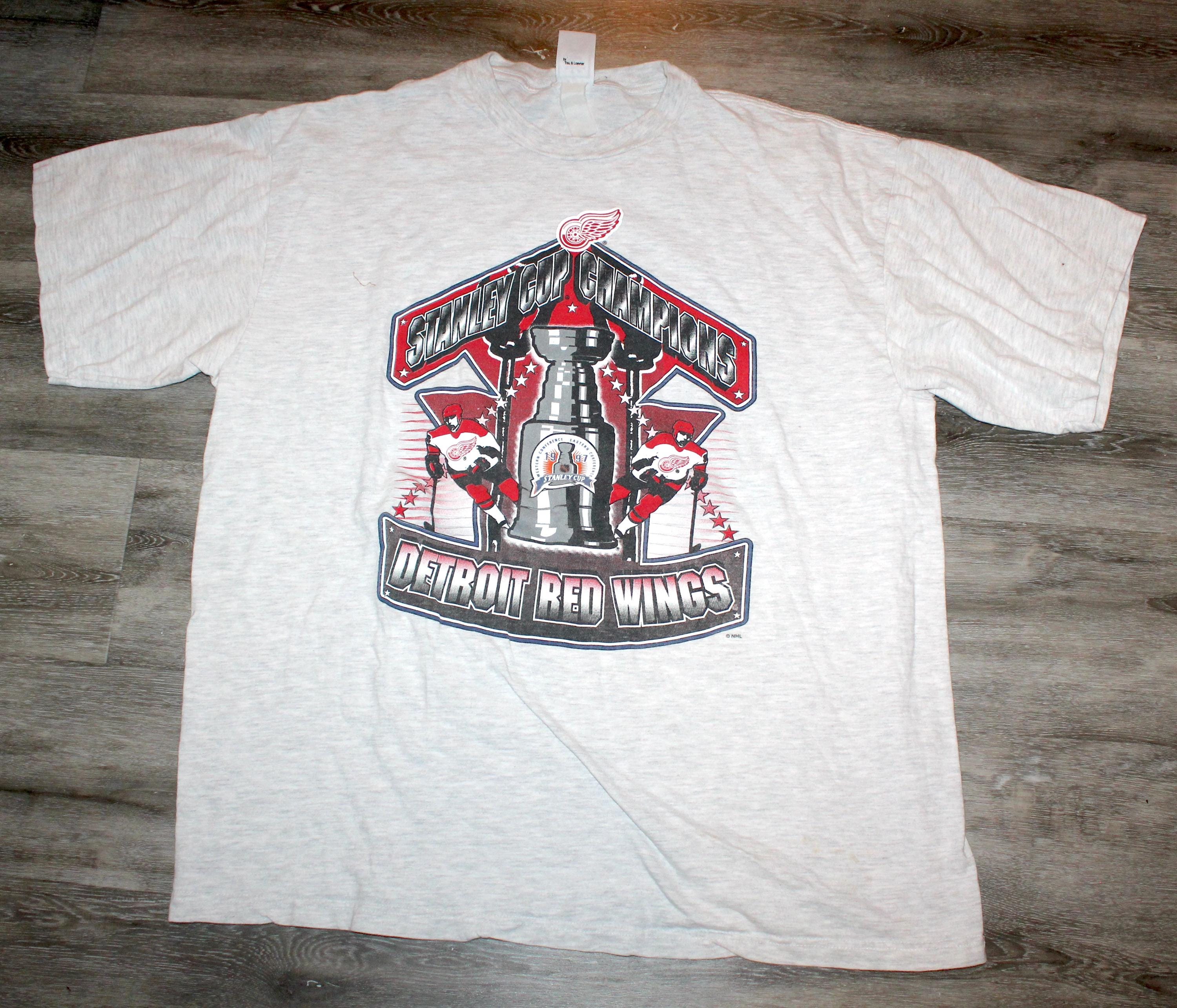 T-shirt Vintage Detroit Red Wings LNH - Taille L - Steve Yzerman - Années 90