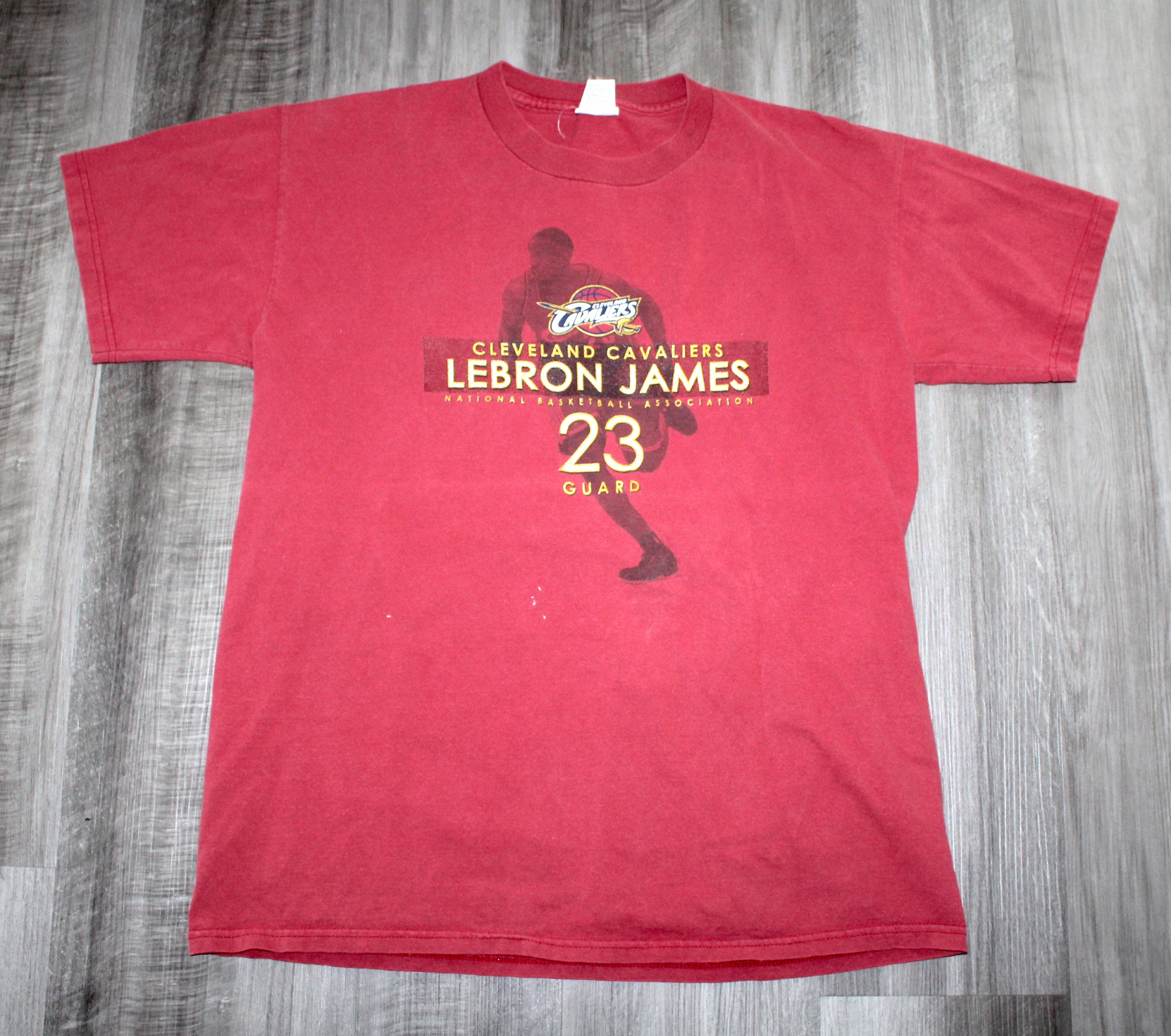 Vintage 00s Black Majestic NBA Cleveland Cavaliers LeBron James T