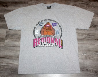 Abbigliamento vintage anni 2000 University of Connecticut Basketball Womens Final Four Uomo Taglia Large / Oversize Womens Short Sleeve College T Shirt