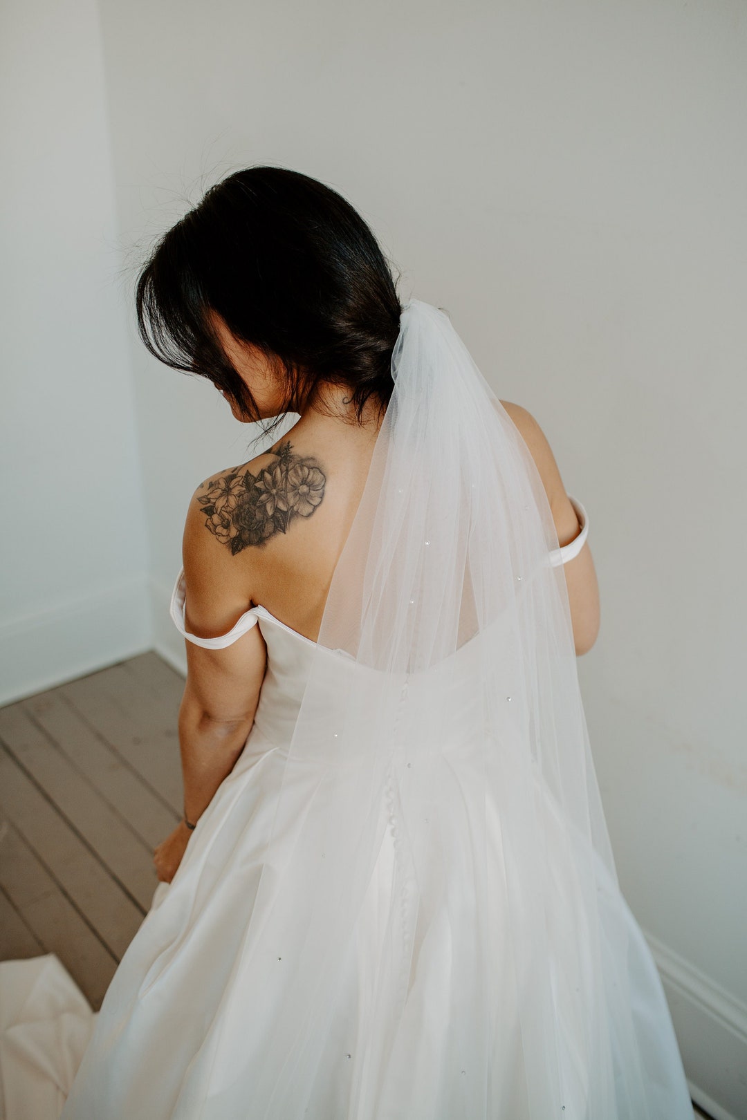 BEST PRICE! Scattered Crystals Soft Cathedral Veil, Rhinestones