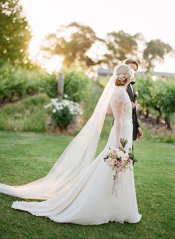 Pearl Crystal Cluster Scallop-Edge Cathedral Veil