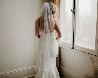 CLEARANCE SALE Knee 48" Length Wedding Bridal Veil, Sale, Floor Sale, Liquidation, Available in Light Ivory, Ivory & White