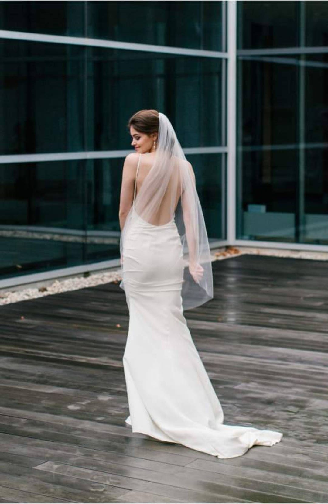 Soft KNEE Single Tier Layer Simple Raw Edge Bridal Knee Length