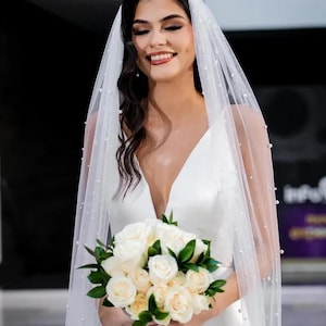 Soft Beaded Pearl Veil main image 1