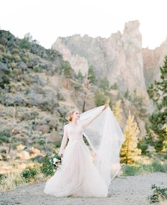 Ivory Cathedral Wedding Veil - Single Tier Tulle Perfect Bridal Ivory Single Tier Chantilly Lace Tulle  main image 4