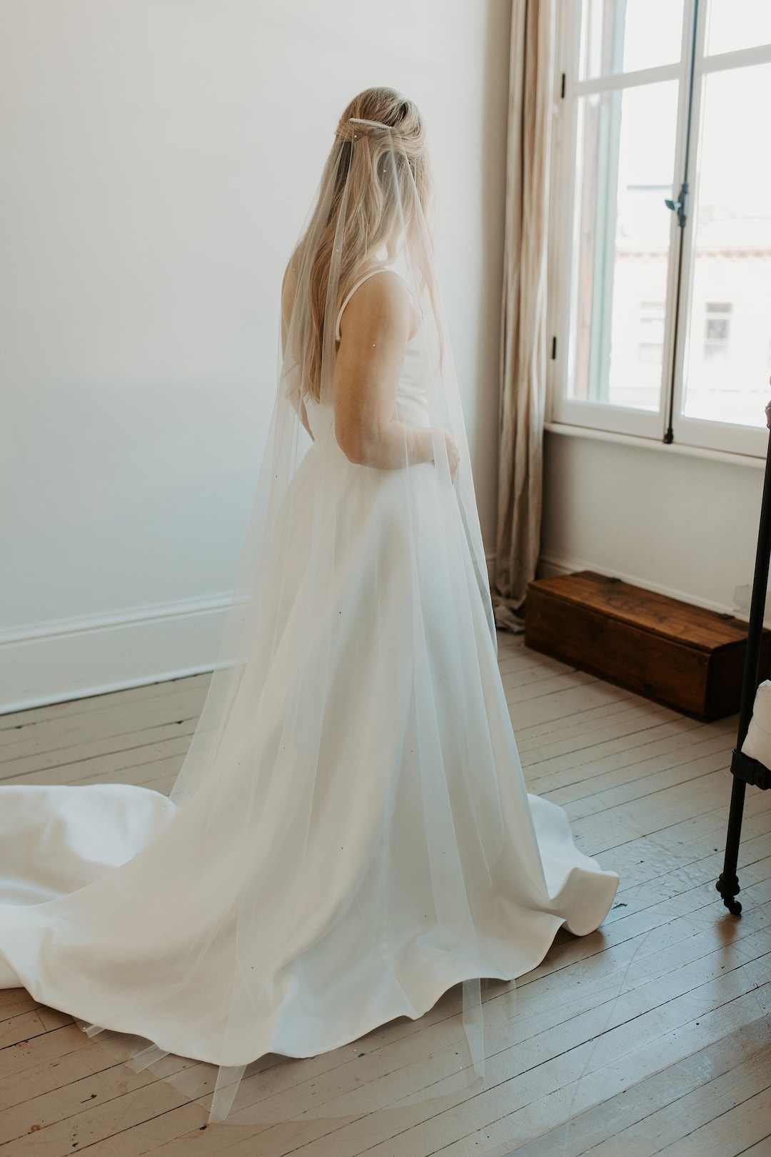 Soft Scattered Crystal Wedding Veil main image 1