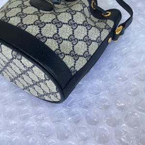 Vintage Gucci Crossbody Small Bucket Bag Drawstring Closure Blue Canvas Preowned Condition. image 5