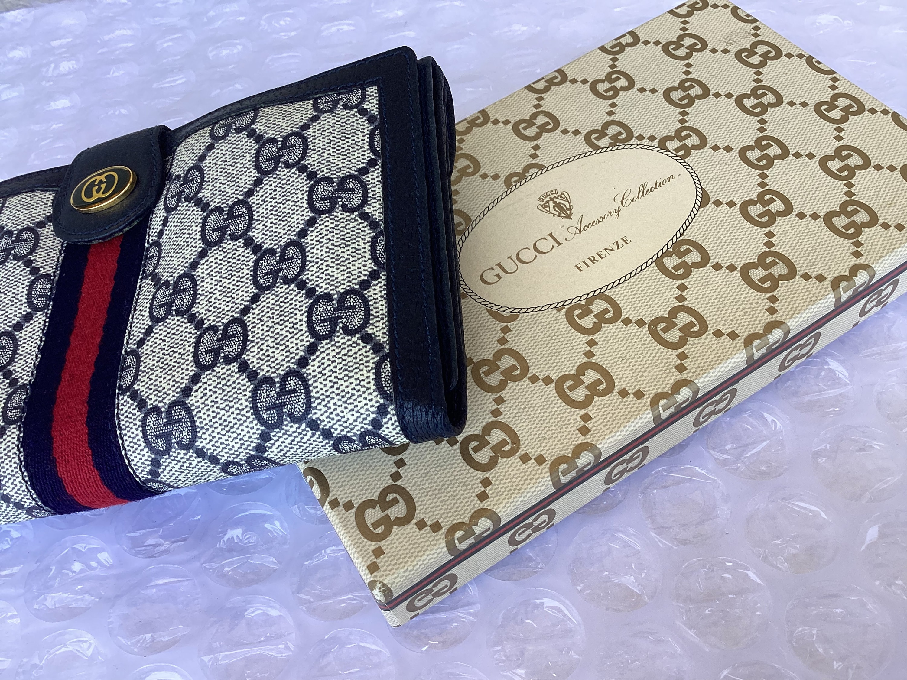 Gucci Vintage Old Trifold Wallet