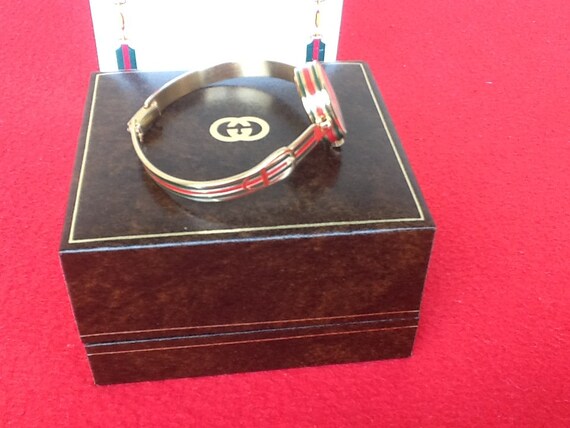 Vintage Gucci Bangle Enameled Red and Green Watch… - image 5