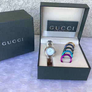 Orologio gucci con top cerchietti colorati