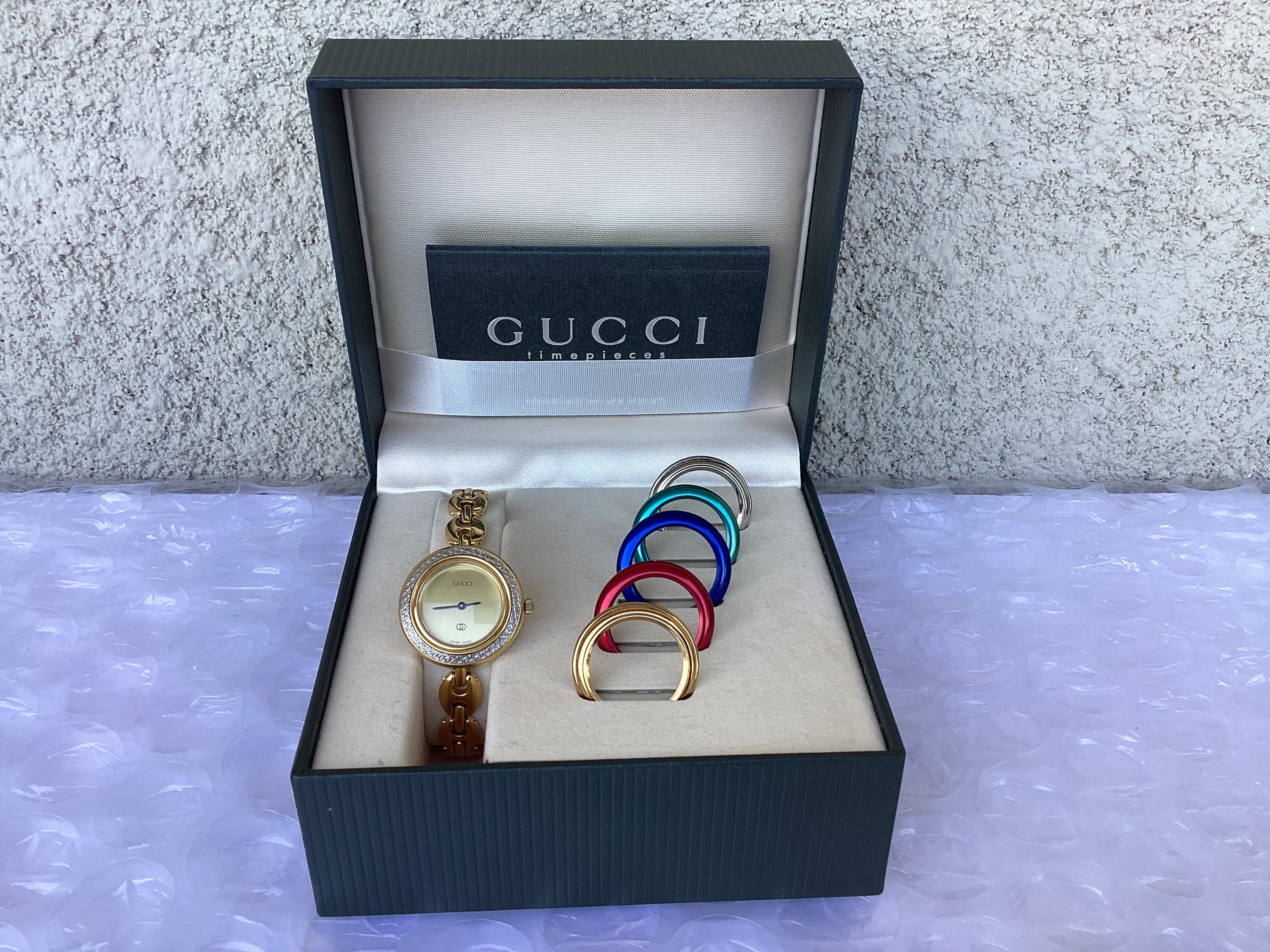 1990's Old Vintage Gucci Interchangeable Bezel Watch 1990's Old Vintage Gucci Interchangeable Bezel Watch