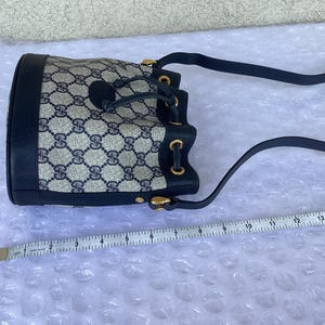 Vintage Gucci Crossbody Small Bucket Bag Drawstring Closure Blue Canvas Preowned Condition. image 4