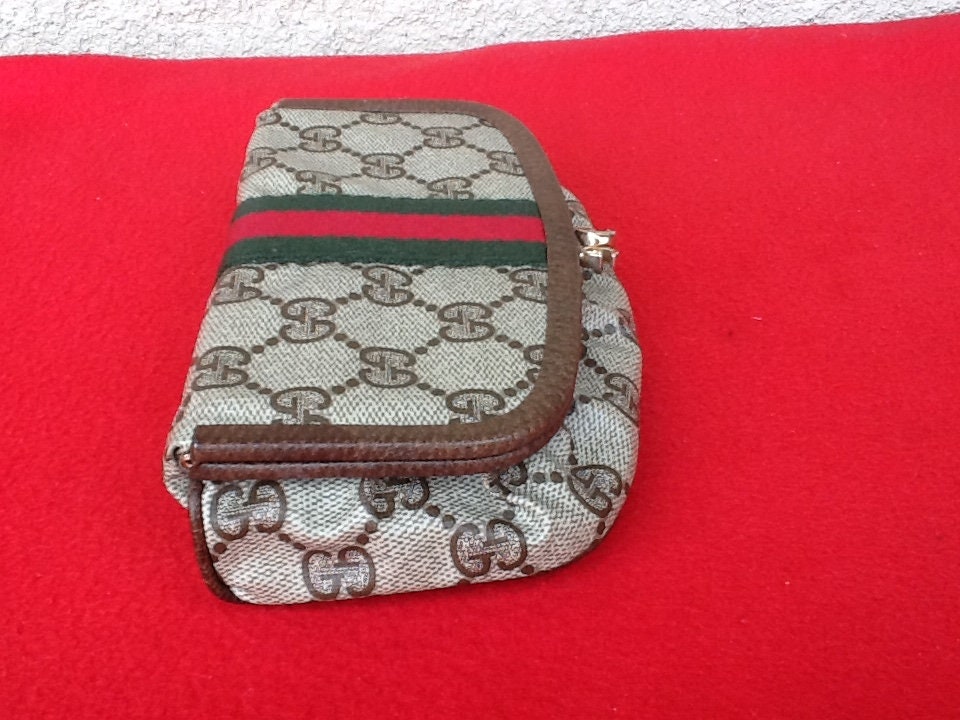 80's vintage Gucci Plus beige monogram large size makeup case, toiletr –  eNdApPi ***where you can find your favorite designer  vintages..authentic, affordable, and lovable.