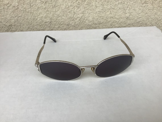 Vintage Gucci ‘90s Sunglasses Silvertone Frame Us… - image 2