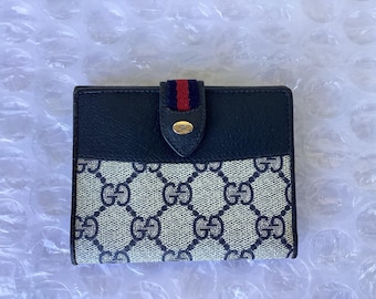 GUCCI Rare Black Vintage Leather Hand Clasp Wallet in Gucci