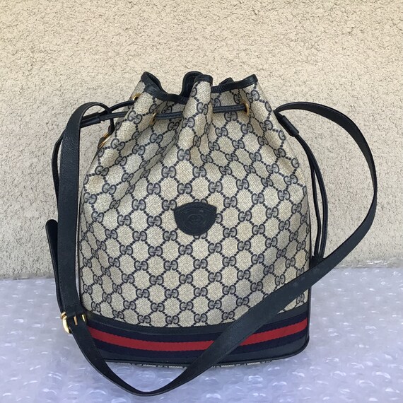 Handbag Luxury Designer By Louis Vuitton Size: Medium