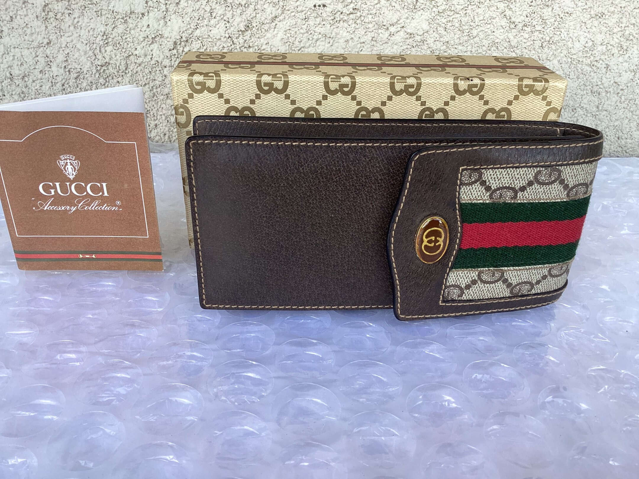 Gucci Dark Brown Signature Sunglasses Case/Wallet Gucci Eyeglasses Sunglasses Case Logo Embossed Brown Trifold  main image 3
