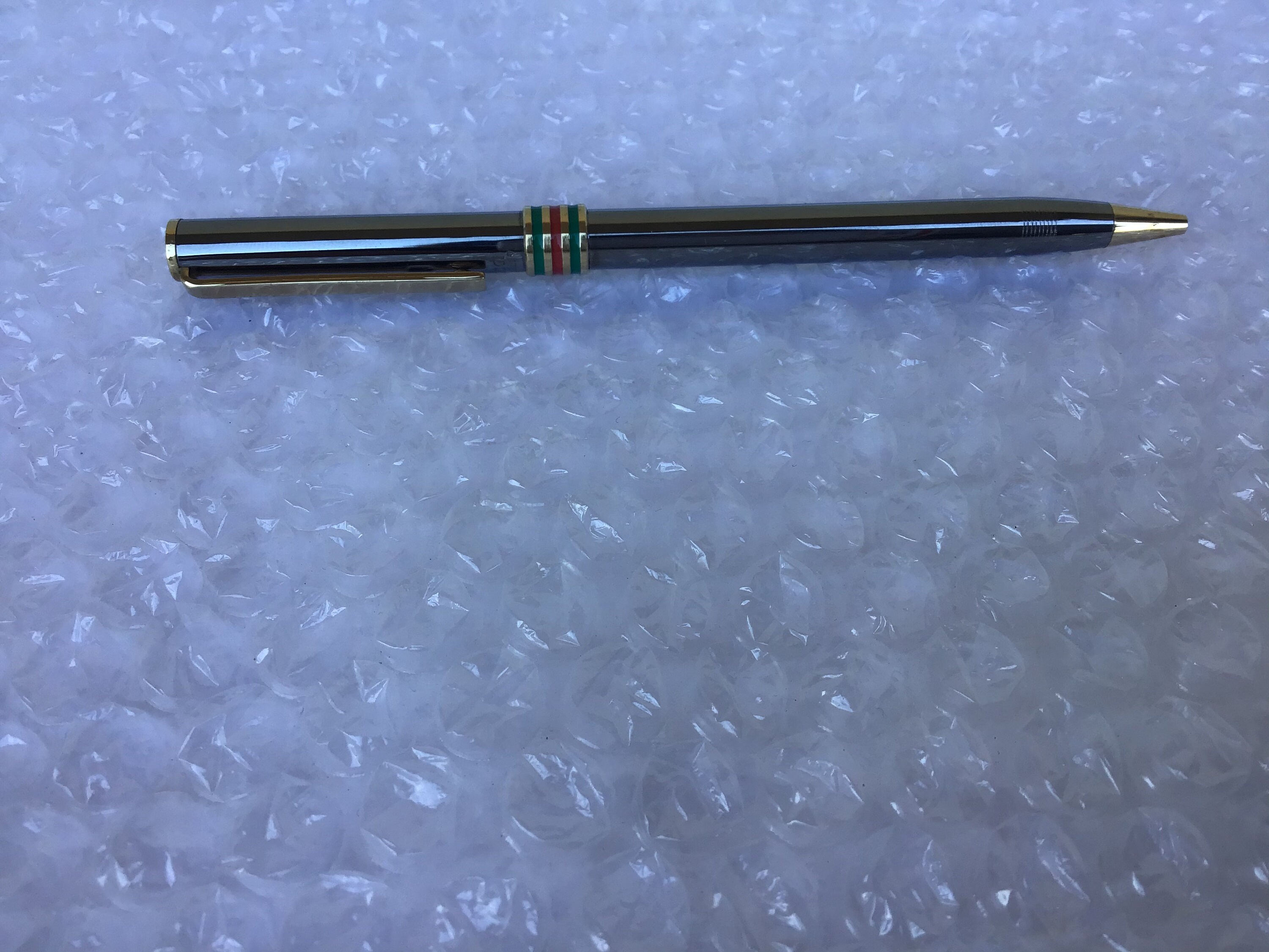 Gucci GG Black Lacquer Gold Tone Ballpoint Pen Gucci