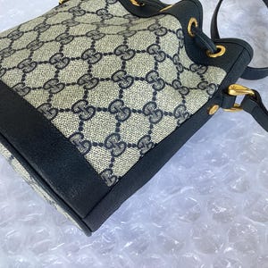 Vintage Gucci Crossbody Small Bucket Bag Drawstring Closure Blue Canvas Preowned Condition. image 7