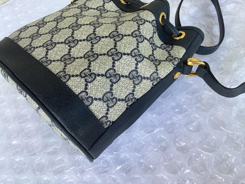 Vintage Gucci Crossbody Small Bucket Bag Drawstring Closure Blue Canvas Preowned Condition. image 7