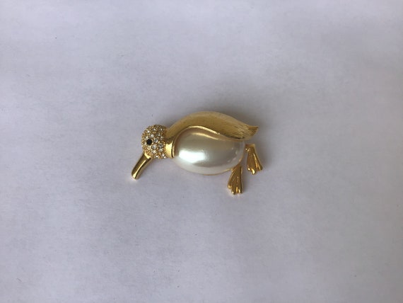 Vintage Napier ‘80s Bird Brooch Faux Mabe Pearl M… - image 1