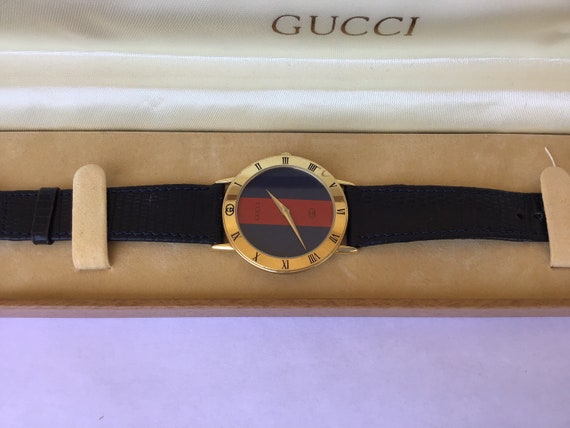 Vintage Gucci Red Blue Dial Men/Unisex 33mm Watch