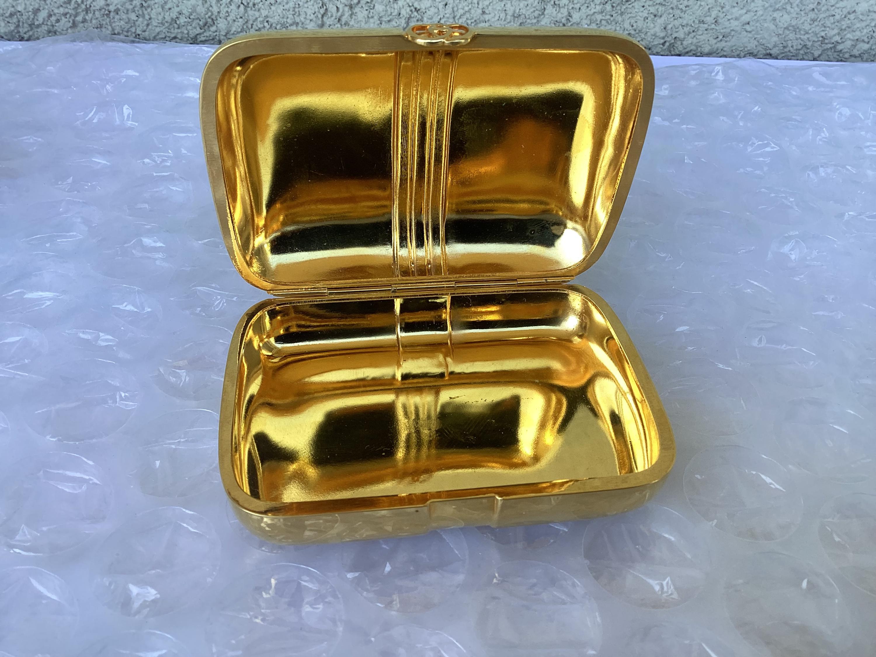 小物入れ Old Gucci Vintage Jewelry Case Pill Box Vintage Gucci Pill Case Travel Soap Case Trinket Gold Tone Good