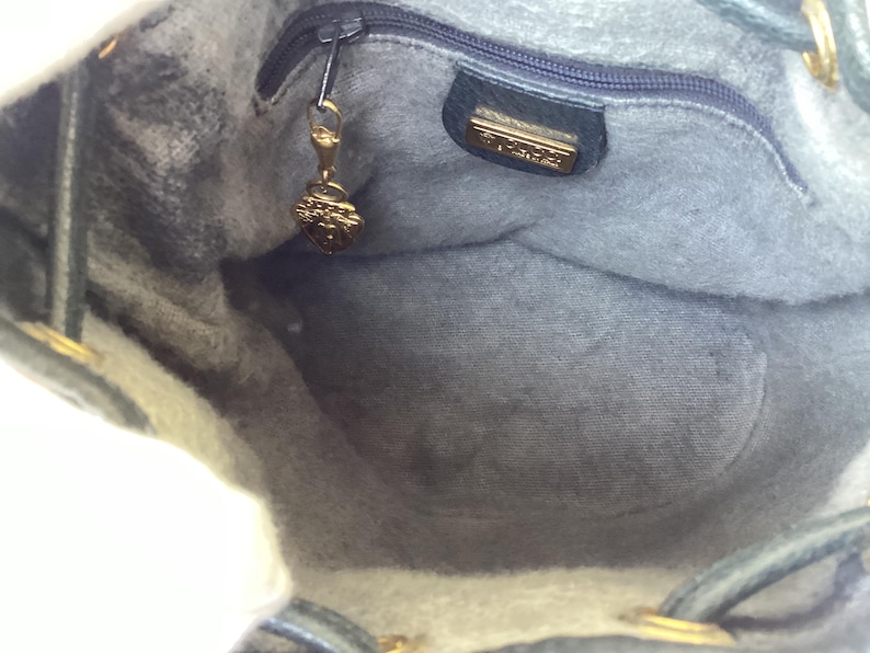 Vintage Gucci Crossbody Small Bucket Bag Drawstring Closure Blue Canvas Preowned Condition. image 8