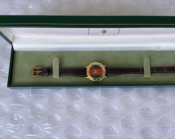 Vintage 90s Gucci 1800L White Dial Tank Style Gold Plated Vintage 90s Gucci 1800L White Dial Tank Style Gold Plated