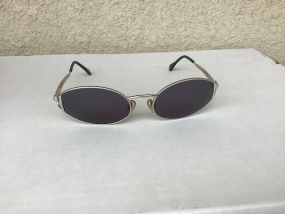 Vintage Gucci ‘90s Sunglasses Silvertone Frame Us… - image 6