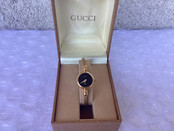 Gucci 1980's Vintage Interchangeable Bezel Bracelet Watch, 48% OFF