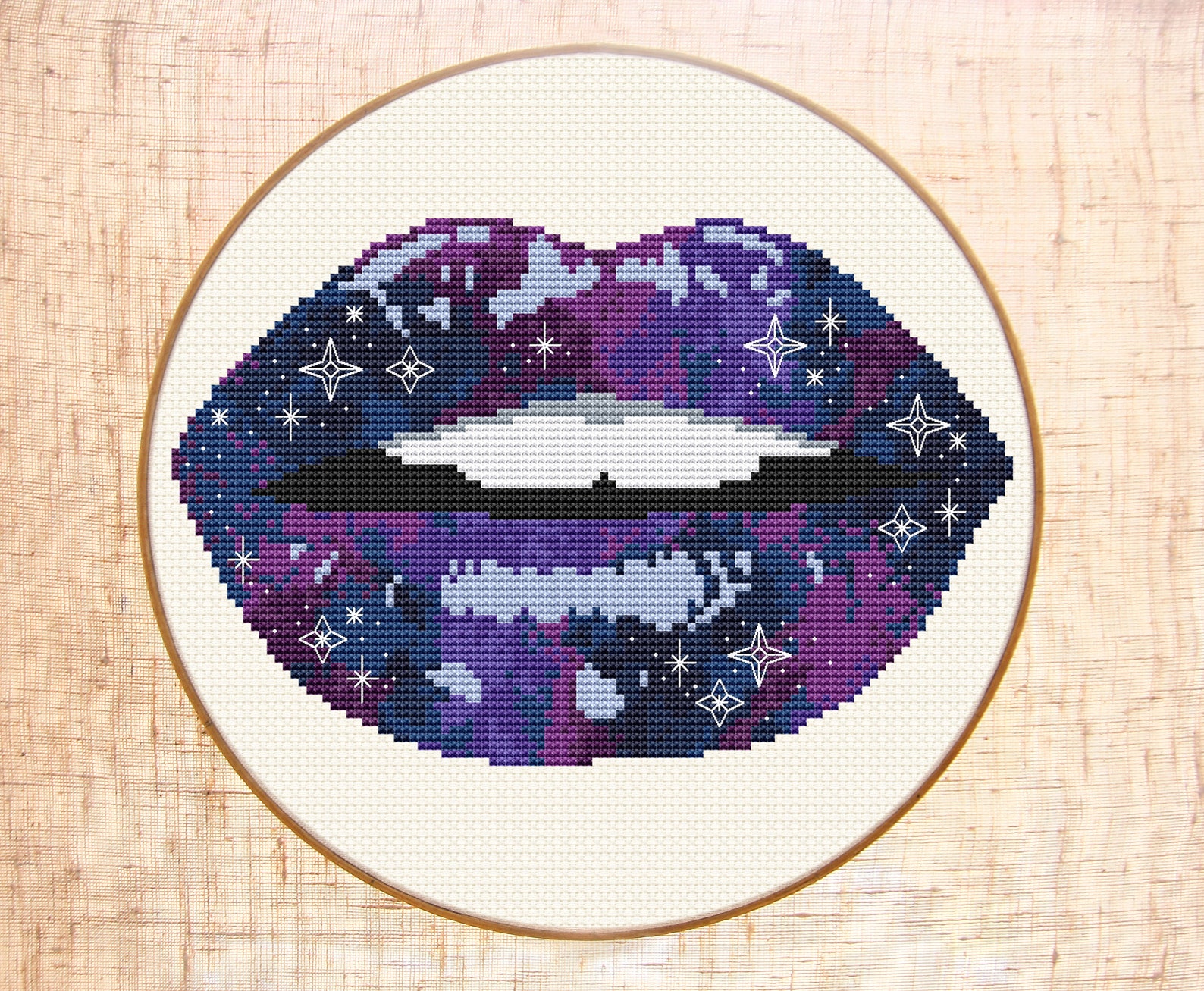Daredorm Crossing Lips