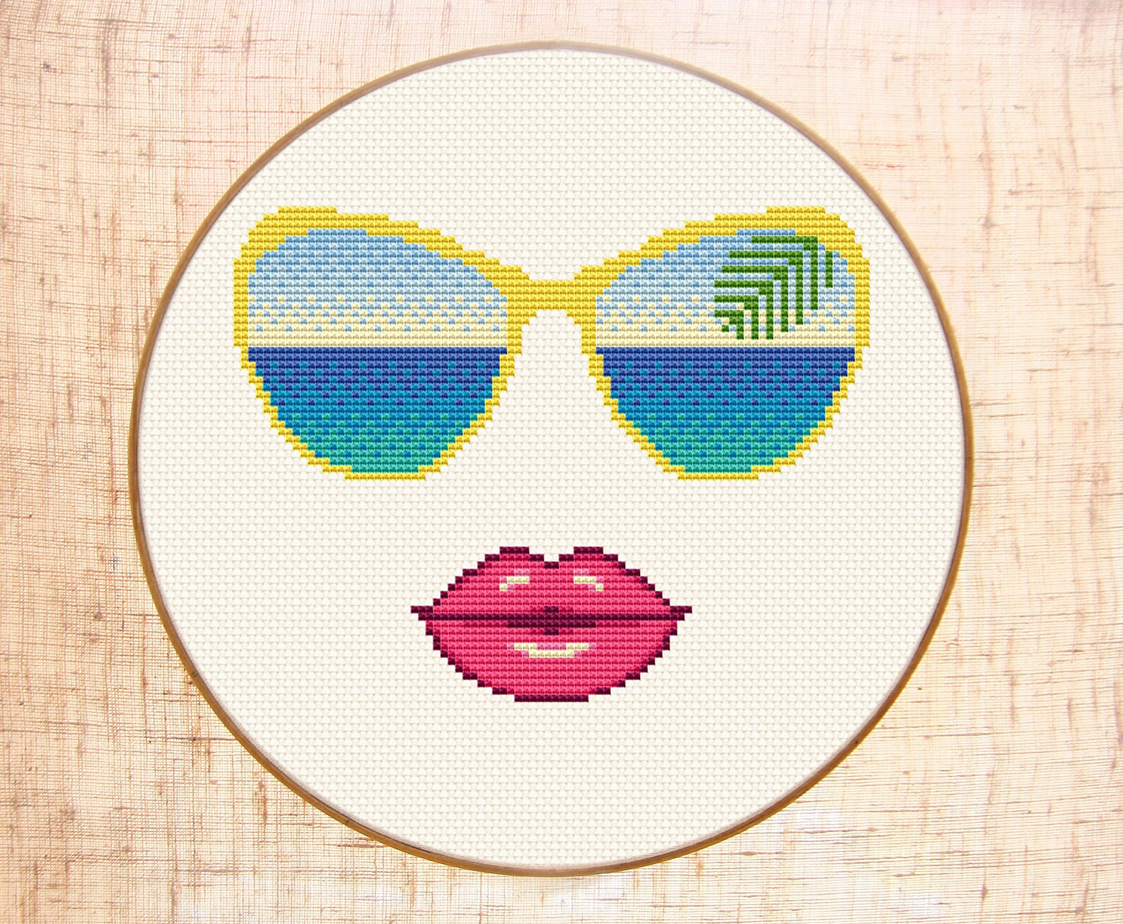 Daredorm Crossing Lips