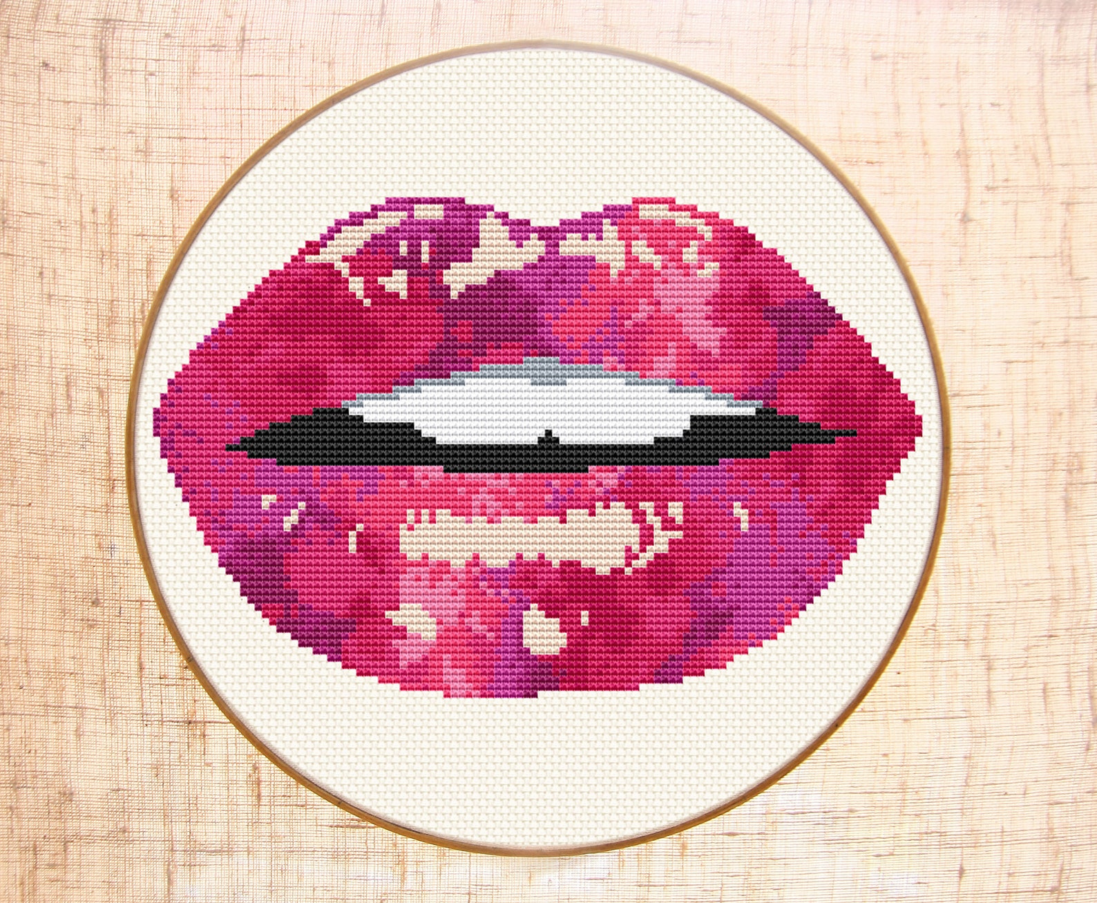 Daredorm Crossing Lips
