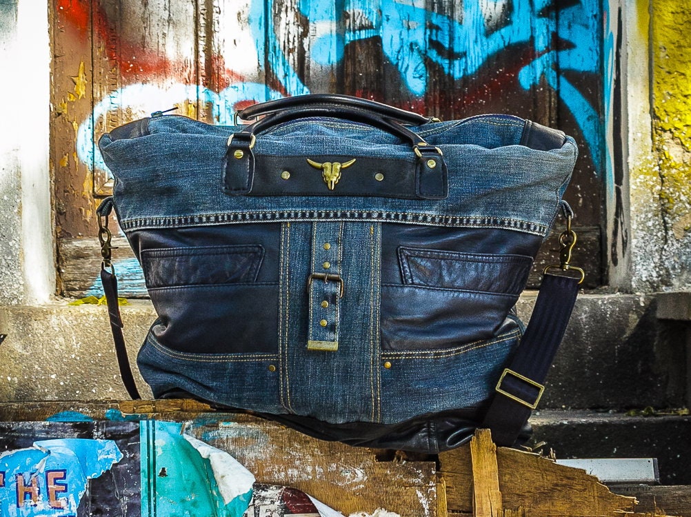 Large DENIM BAG with navy blue LEATHER and zipper - Stylish