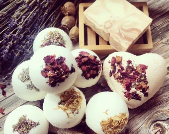 Botanical Bath Bombs decorated with dried flowers & petals-Scented with essential oils-Natural handmade bathing-Bathing Gift