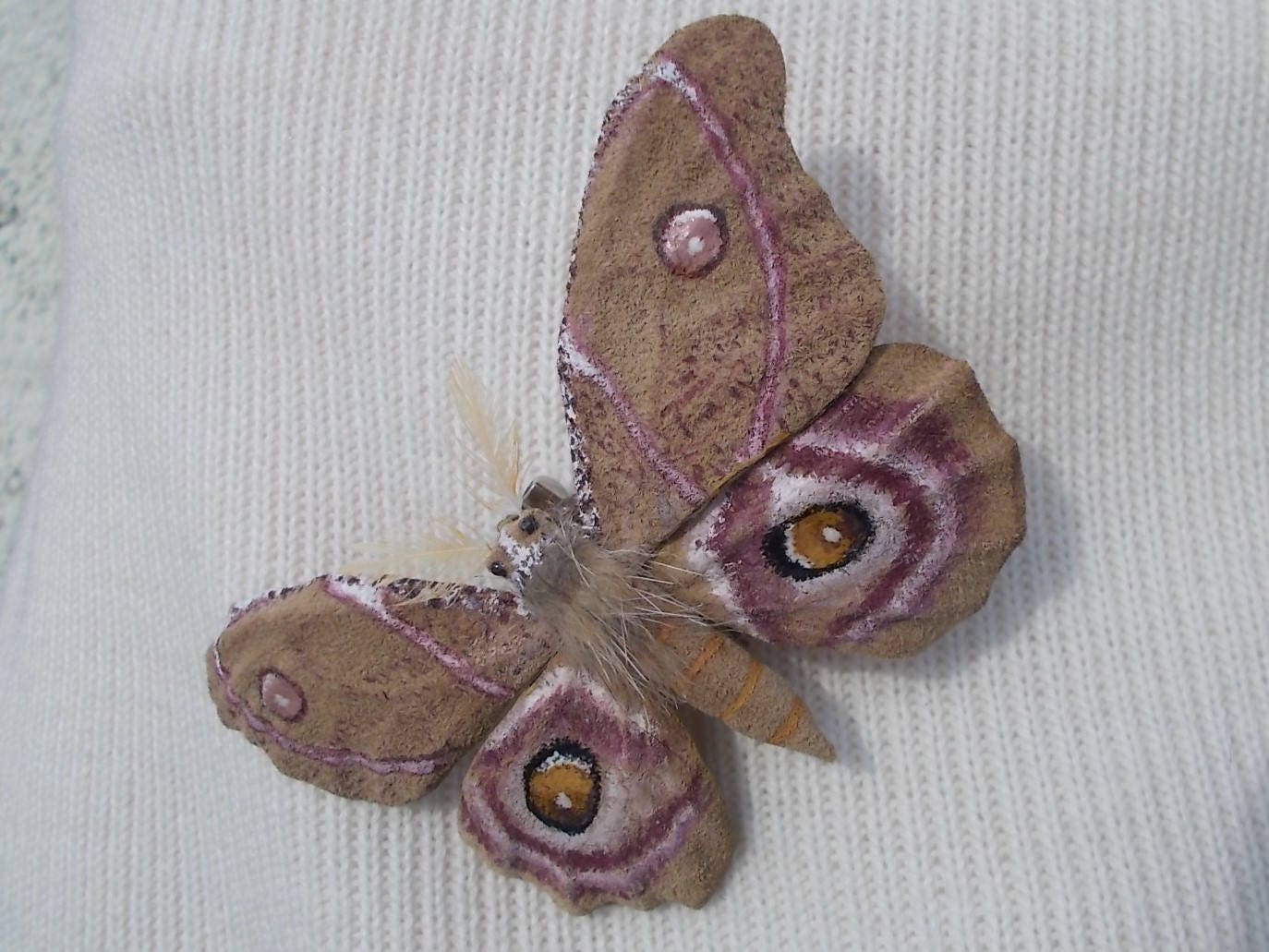 Spilla farfalla, Falena marrone, Farfalla in