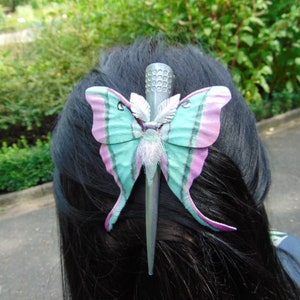 Pinza para el pelo de cuero genuino mariposa verde claro con rosa regalo para ella accesorio para el cabello de cuero regalo pinza para el pelo de cuero mariposa polilla Luna