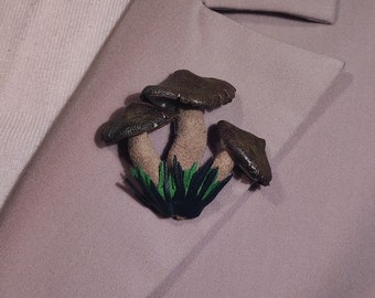 Broche en cuir, bijoux champignon, histoire de la nature champignon vénéneux, champignon marron, broche 3d, épingle en cuir, cadeau d'anniversaire, bijoux mignons et originaux