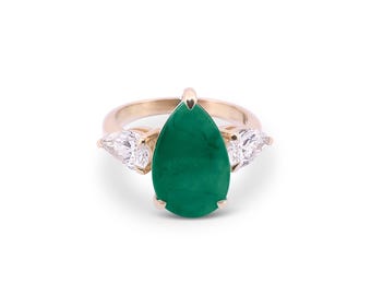 18K Gold Emerald Pear Elegance Ring