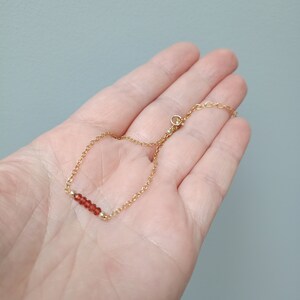 Garnet Zartes Armband 14K Gold Filled Kreativität, Sexualität und Anziehung Bild 9