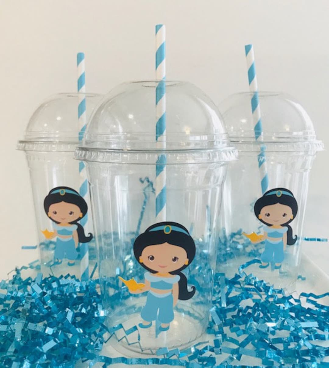 Aladdin Cupcakes with Magical Genie Lamps! #Aladdin - Mom Does Reviews